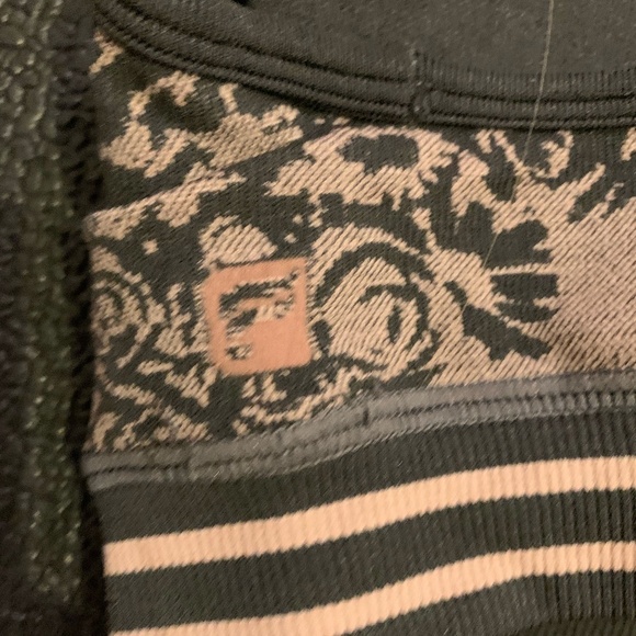 Fabletics Brynn Seamless Sports Bra Pink/Gray - Picture 4 of 7